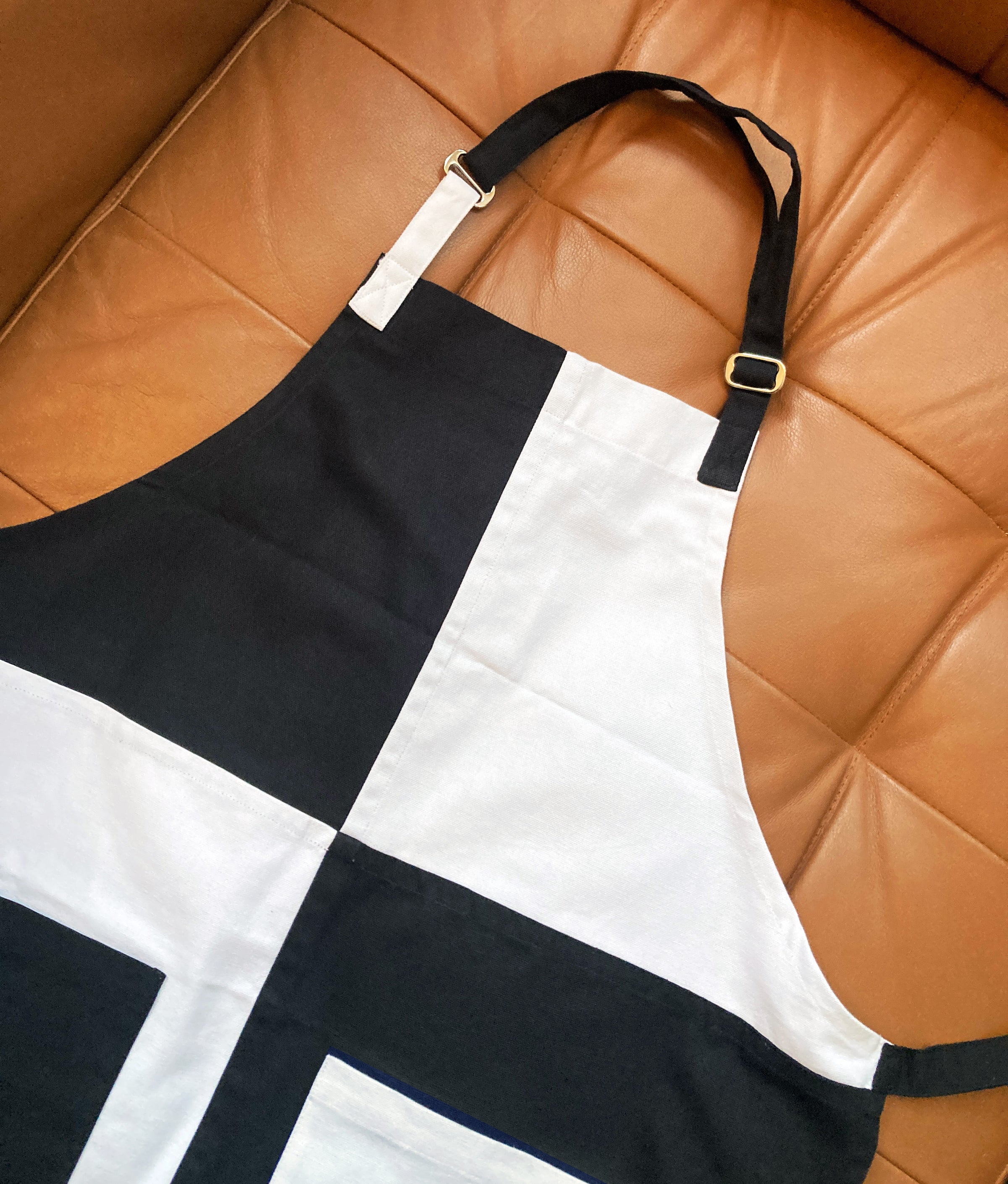 B&W Apron